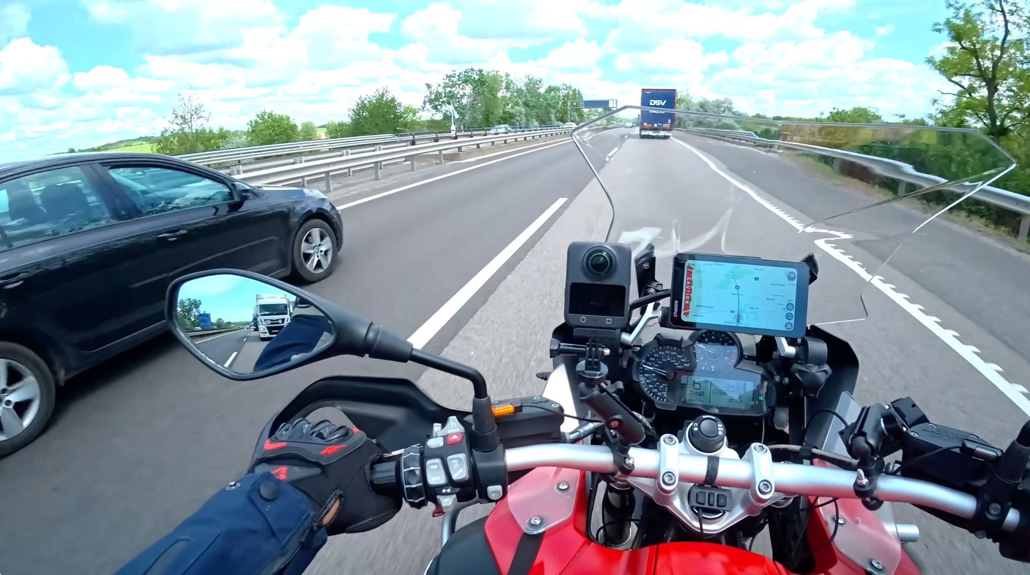 SR-1 in use on my R1200GSA with the AIO-6 Max